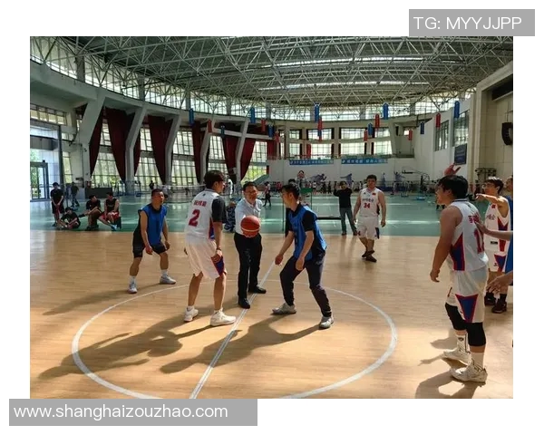 数据分析揭示成都篮球队在比赛中的团队协作表现及其影响因素探讨 数据分析揭示成都篮球队在比赛中的团队协作表现及其影响因素探讨