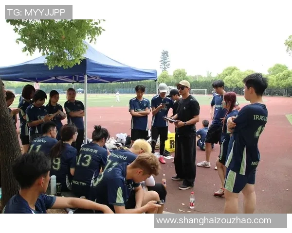 杭州飞盘队战术配合深度解析与其他队伍的对比分析 杭州飞盘队战术配合深度解析与其他队伍的对比分析